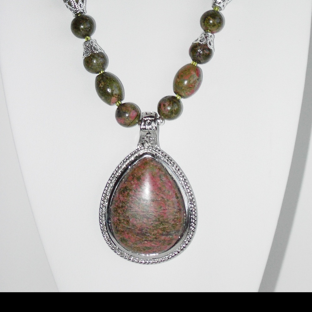 Natural Unakite 18.5" necklace (#373)